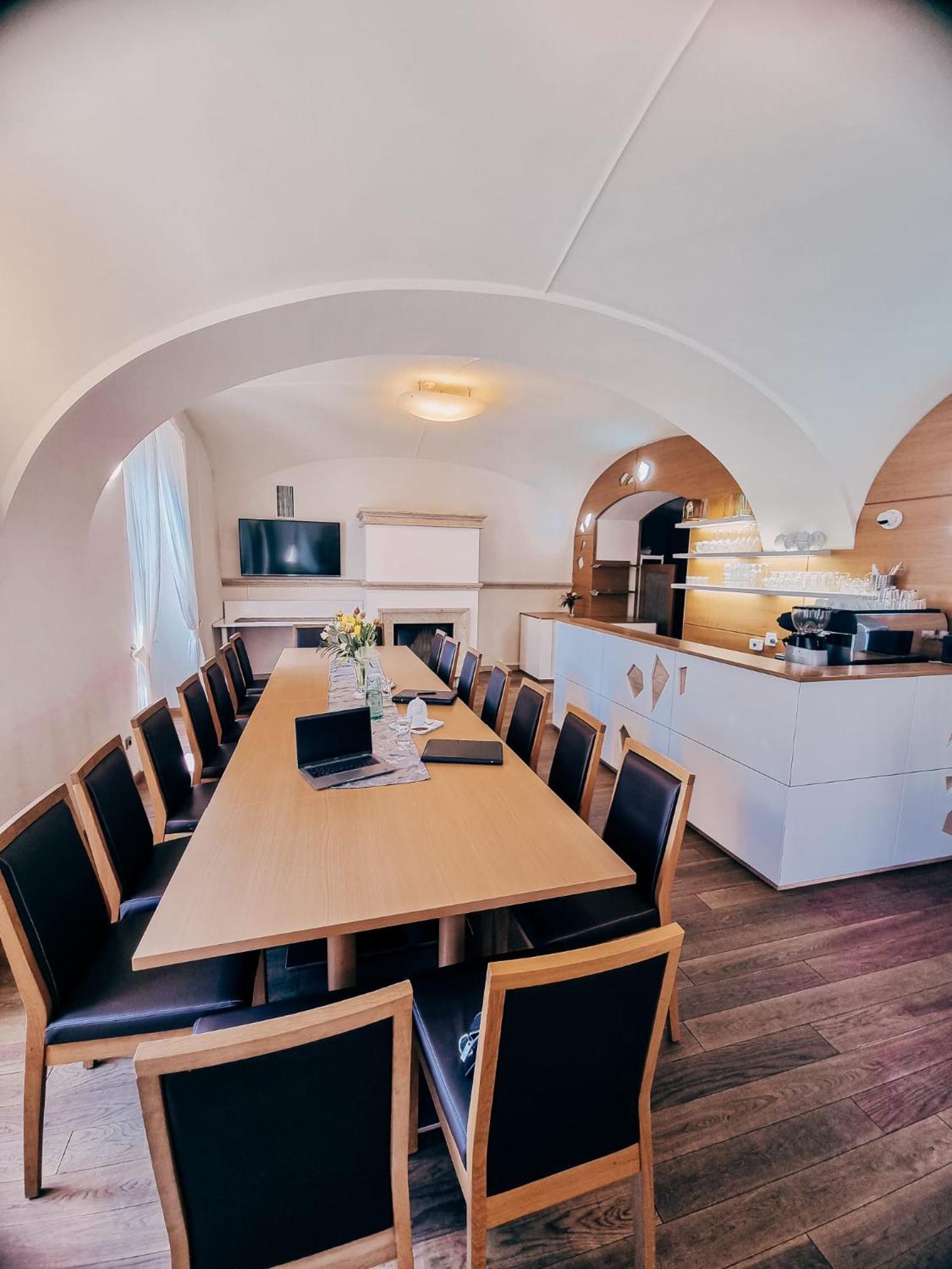 Hotel Mario Lednice Eksteriør bilde