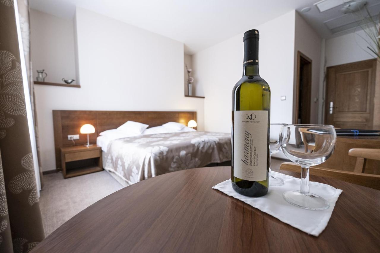 Hotel Mario Lednice Eksteriør bilde